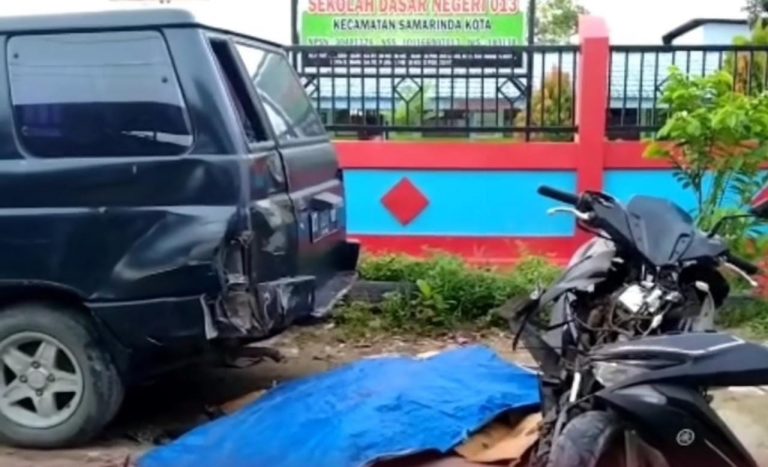 Tewas Tabrak Mobil Parkir