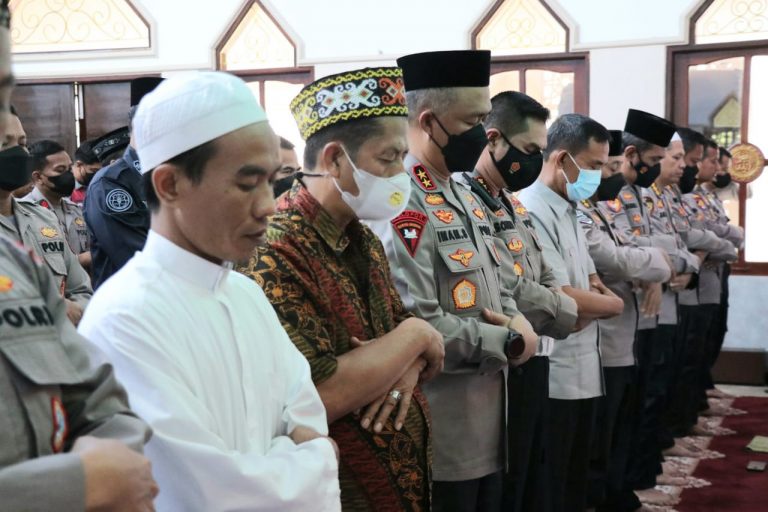 Polda Kaltim Gelar Salat Gaib- Doa Bersama untuk Korban Gempa Cianjur
