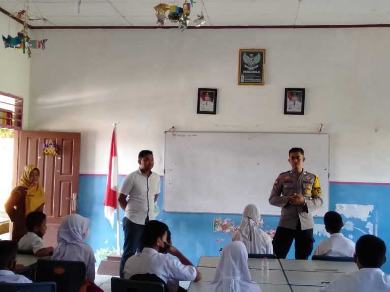 Polisi Masuk Sekolah, Ingatkan Larangan Pelajar Bawa Kendaraan