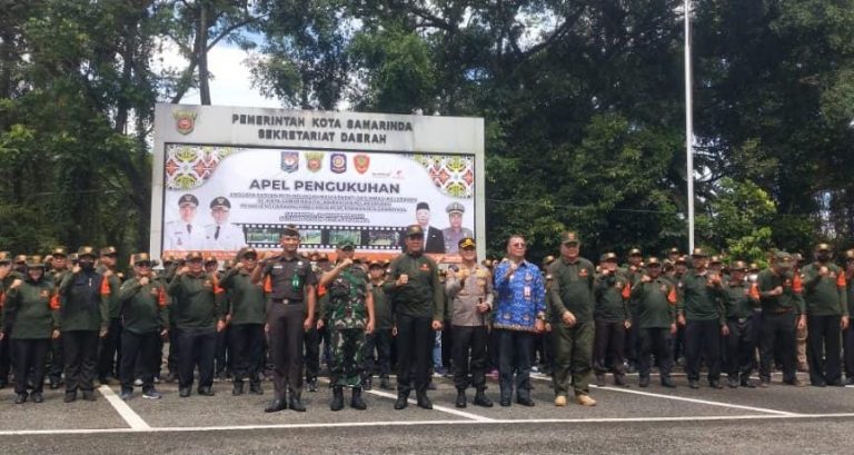 830 Anggota Satlinmas Dikukuhkan Wali Kota Samarinda