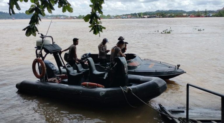 Asyik Berenang, Bocah 9 Tahun Tenggelam Terbawa Arus Sungai Mahakam
