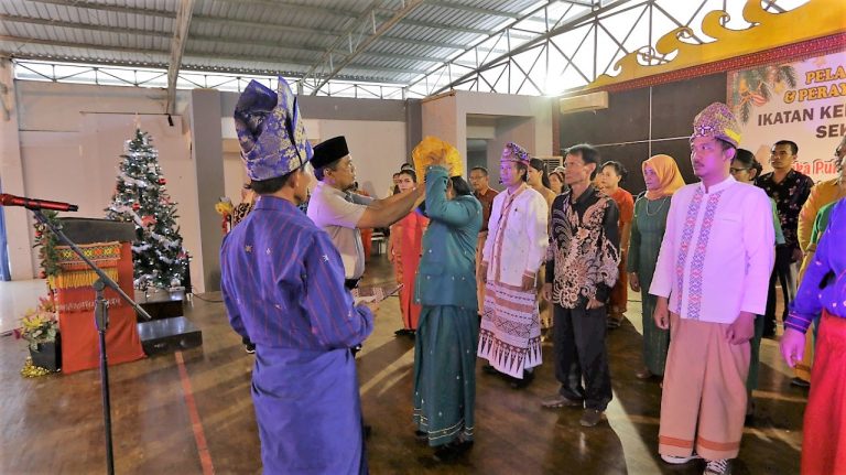 Bupati Hamdam Rayakan Natal Bersama Pengurus Baru IKAT Penajam