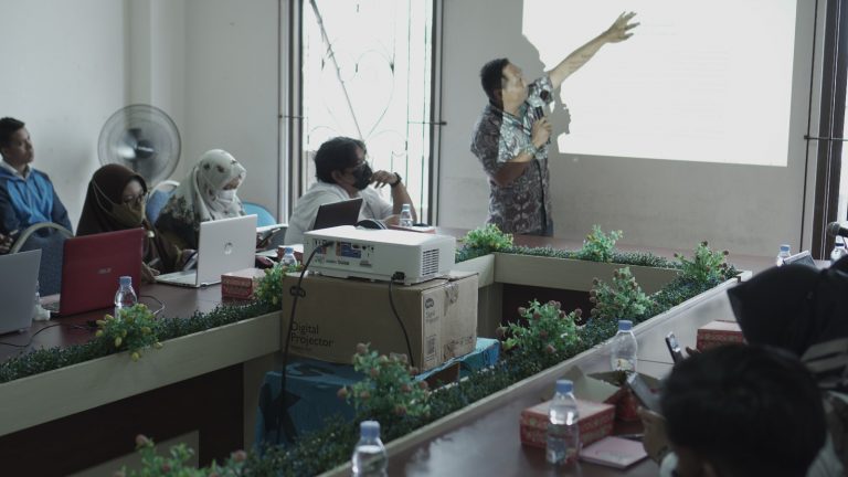 Admin Media Seluruh Dinas di PPU Terima Pelatihan Penulisan Berita
