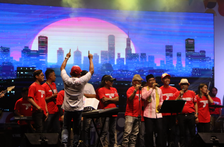 Mantab! 100 Musisi Meriahkan Pembukaan Pesta Rakyat HUT Ke-21 PPU