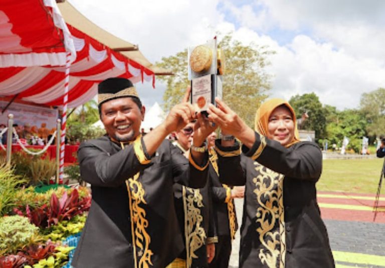 Raih Piala Adipura, Pemkab PPU Berikan Bonus Uang ke 160 Tenaga Kebersihan