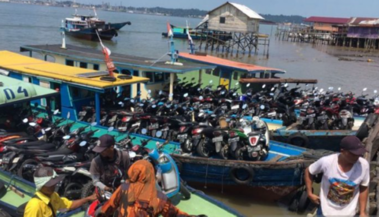 Pelabuhan Klotok di PPU Dipadati Calon Penumpang
