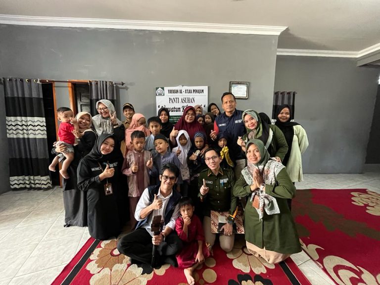 Ramadan Berkah, Humas dan Protokol Setkab PPU Santuni Anak Yatim