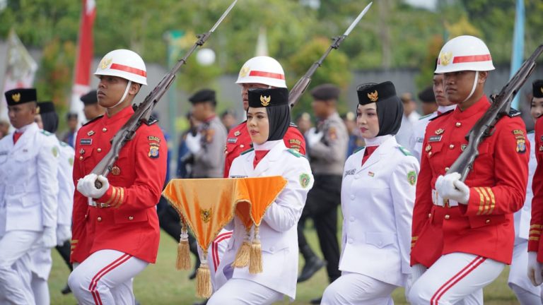 Ummu Hasanah, Anak Seorang Nelayan Pembawa Baki Paskibraka PPU di HUT Ke-78 RI