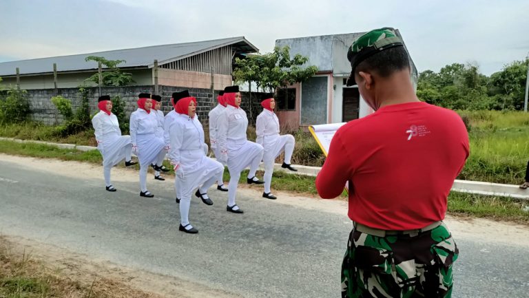 Semangat Kemerdekaan, Desa Girimukti Kembali Gelar Lomba Gerak Jalan