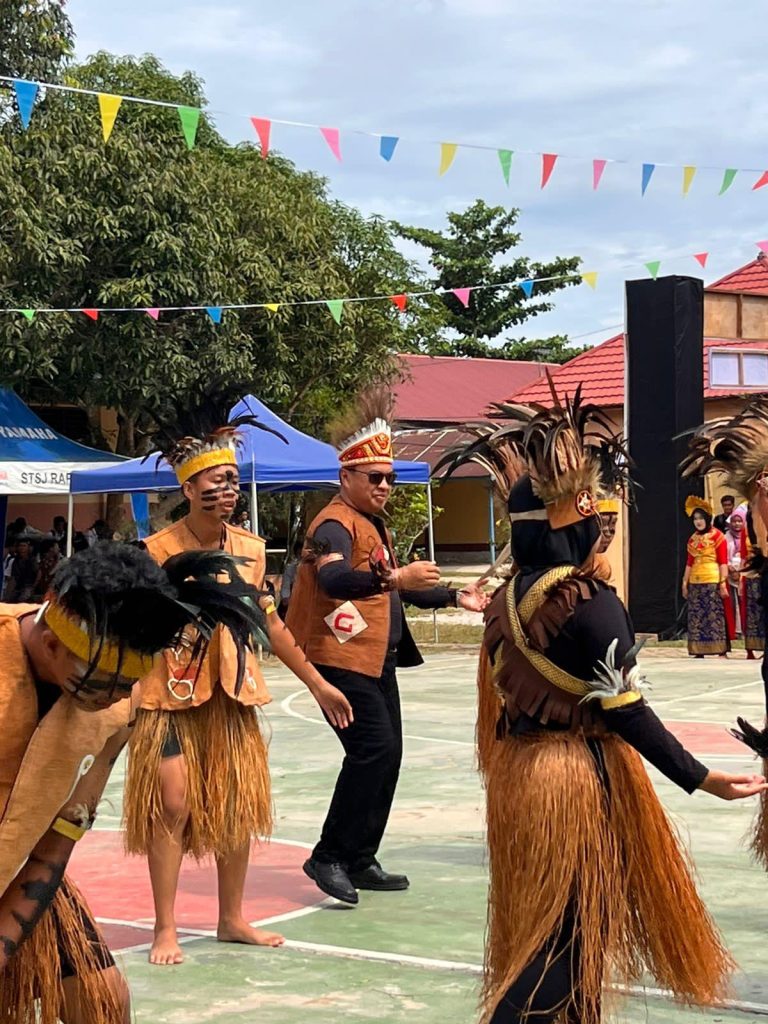 Tari Nusantara Semarakkan Peringatan HUT Ke-19 SMALA PPU