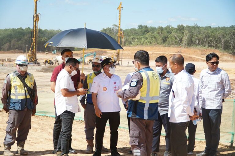 Tinjau Lokasi Bandara VVIP IKN, Makmur Harap Penyelesaian Dampak Sosial Masyarakat dan Pembangunan Bisa Berjalan Bersamaan