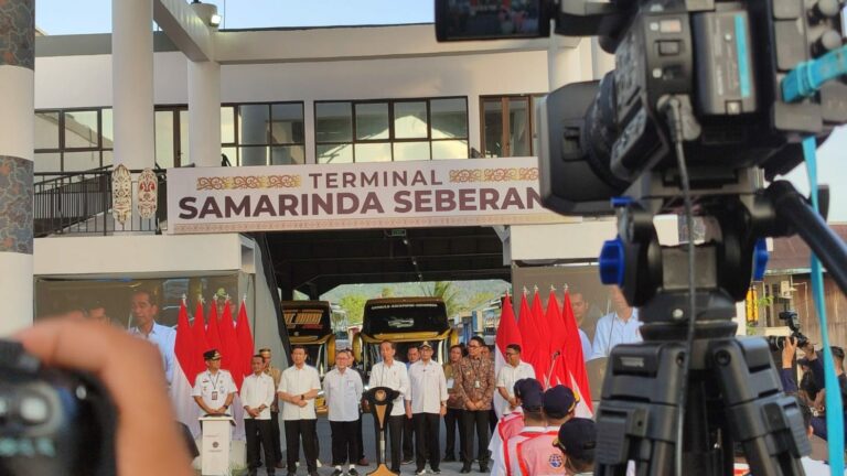Resmikan Terminal Samarinda Seberang, Presiden Jokowi Dorong Peningkatan Transportasi Umum untuk Atasi Kemacetan