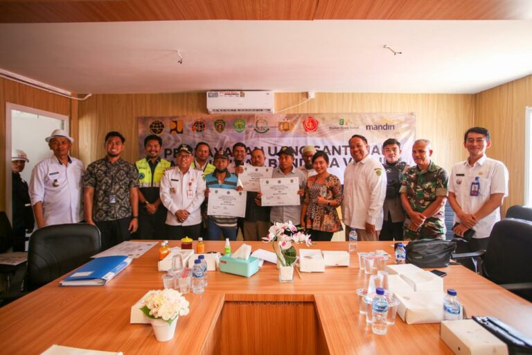 Serahkan Santunan Dampak Pembangunan Bandara VVIP IKN, Pj Bupati PPU; Pemerintah Tidak Pernah PHP