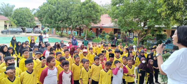 Otorita IKN Gelar Friday English Fun untuk Tingkatkan Minat Belajar Bahasa Inggris di Sekolah Sekitar IKN