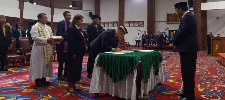 Pelantikan 85 Pejabat Warnai Penyegaran Birokrasi Pemkab Kubar