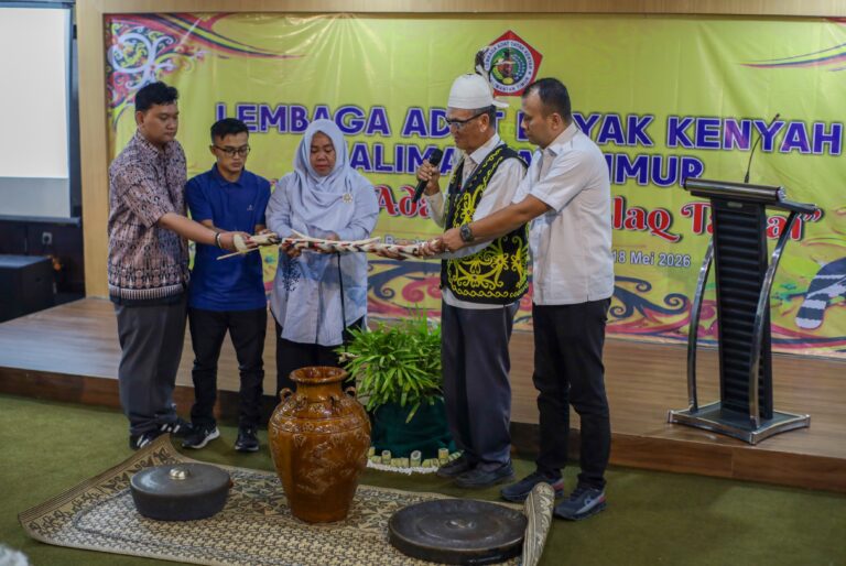 Tradisi Nasihat Adat Dayak Kenyah Diperkenalkan Lewat Forum Budaya