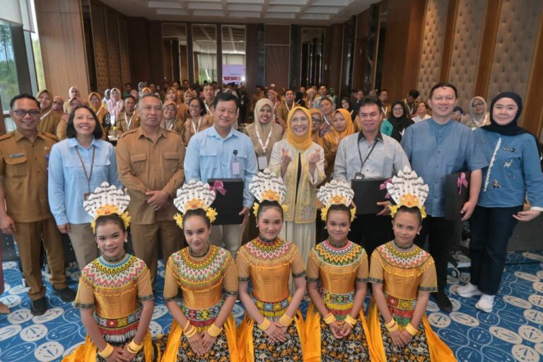 Puluhan Guru di IKN Ikuti Pelatihan Optimalisasi Interactive Flat Panel