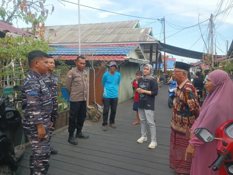 Lurah Tanjung Laut Indah Turun Langsung Cek Jembatan Bermasalah
