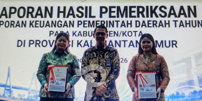 BPK RI Serahkan LHP dan Opini WTP kepada Pemkab Mahulu