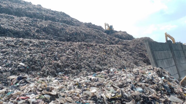 TPST Bantar Gebang Disebut Tak Lagi Mampu Menampung Beban Sampah Jakarta