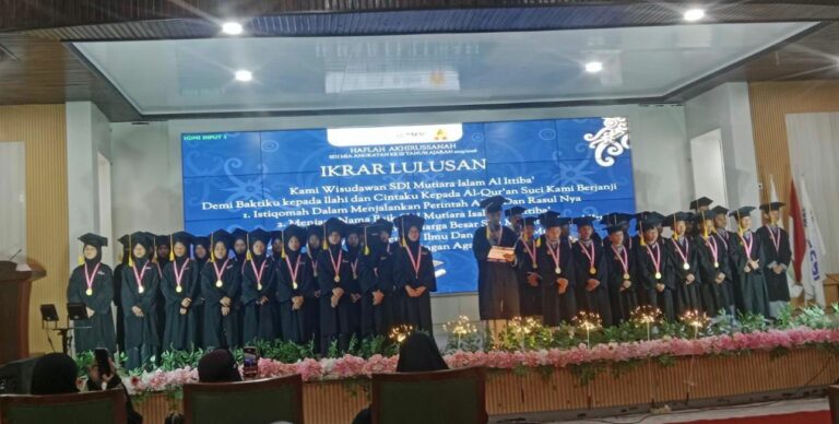 Uji Publik Hafalan Al-Quran Warnai Wisuda 52 Santri SDI MIA Sangatta