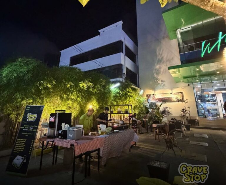 “Crave Stop” Tawarkan Suasana Santai dan Instagramable untuk Anak Muda