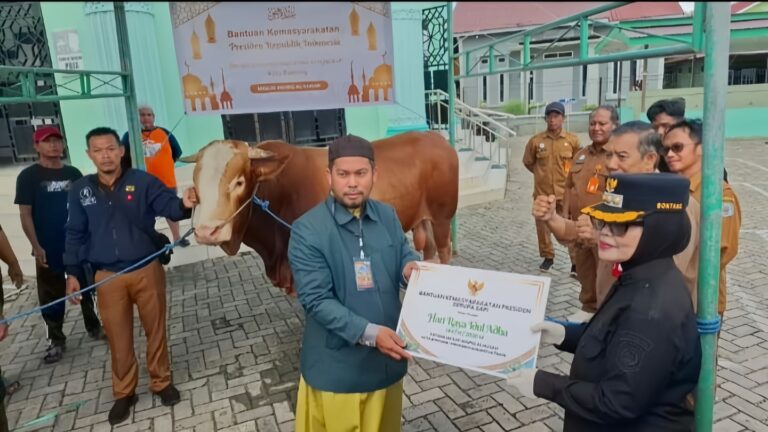 Masjid Al-Hijrah Bontang Terima Sapi Kurban Bantuan Presiden RI Prabowo Subianto