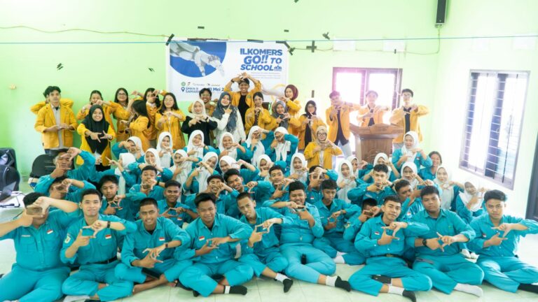 ILKOMERS GO TO SCHOOL Angkat Isu Verifikasi Informasi di Era AI