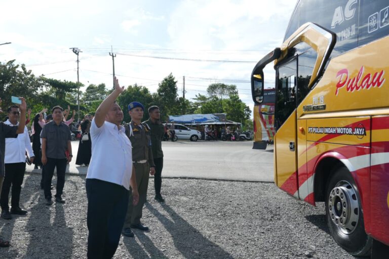 Jamaah Haji PPU 2026 Diberangkatkan, Mudyat Noor Tekankan Kesehatan dan Disiplin