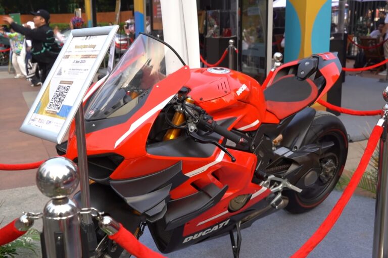 Ferrari, McLaren dan Porsche Sitaan Koruptor Mejeng di GBK