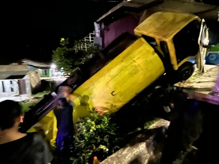 Tidak Ada Korban Jiwa dalam Insiden Truk Terperosok di Bontang