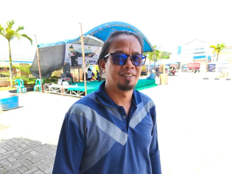 Ishaq Rahman Minta Pemkab PPU Bangun Tanggul untuk Atasi Banjir Rob di Waru