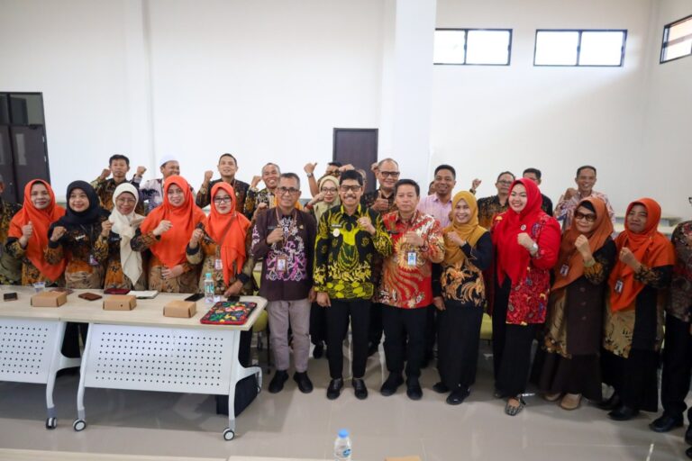 Wabup PPU Minta Pengawas Sekolah Aktif Cegah Masalah Pendidikan, dari Bullying hingga Disiplin Guru