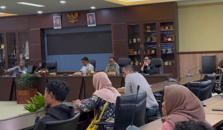 DPRD Kukar Pastikan Hak Pendidikan Santri Tetap Terpenuhi