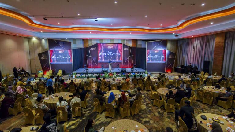 Leader Talk, Launching Buku, Dan Penghargaan Mewarnai Puncak HUT Ke-6
