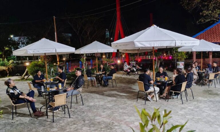 D’Best Cafe Cari Talenta Tarik Suara Lewat Lomba Karaoke HUT RI 